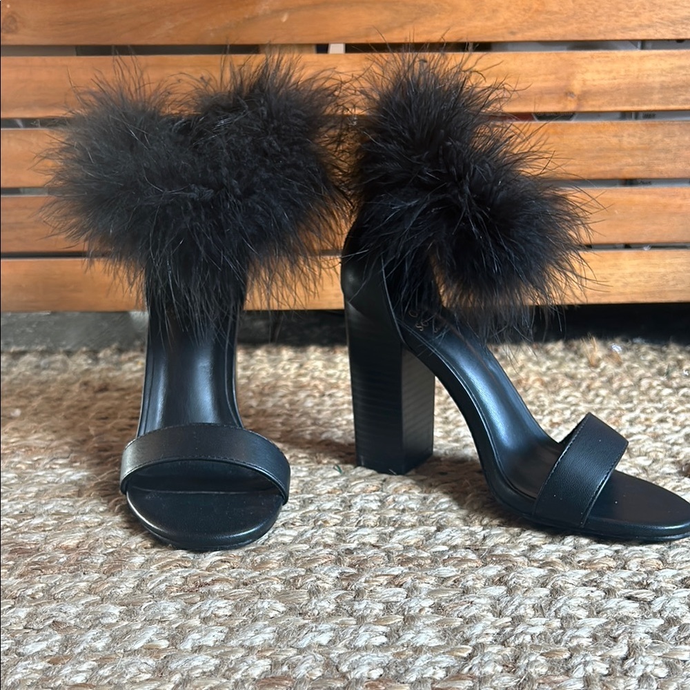 Oasis Society - Sasha Feathered Heels